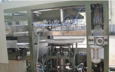 山東香廣電氣公司 專業(yè)制造吸塑包裝設(shè)備，提供整廠配套解決方案